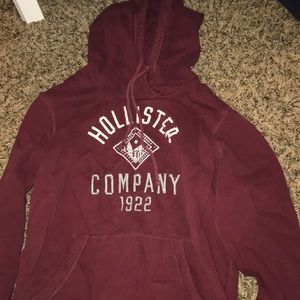 Maroon Hollister sweatshirt